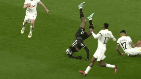 Cristian Romero, áspero como de costumbre.