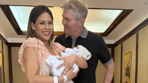 Barby Franco y Fernando Burlando con Sarah.