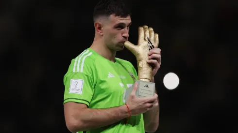 ¡Queremos pruebas! Dibu Martínez dijo que hay algo que hace mejor que atajar