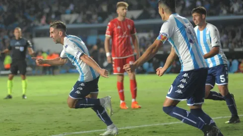 Racing le pinchó el Globo: triunfo clave sobre Huracán para no perderle pisada a River