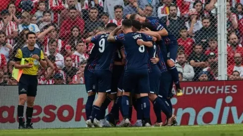 El festejo de los jugadores de Talleres.