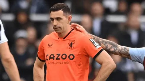 Se supo: el inesperado motivo por el que Dibu Martínez pidió el cambio en Aston Villa