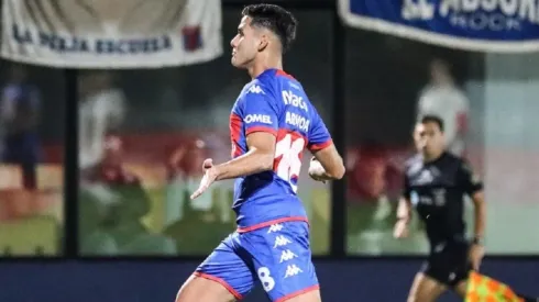 El festejo de Blas Armoa en el gol de la victoria.