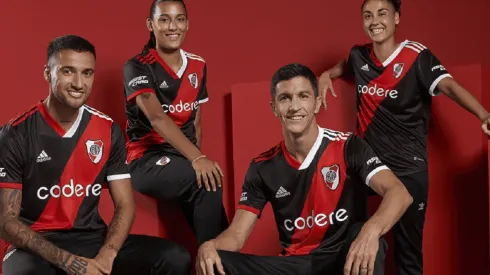 River Plate lanzó su nueva camiseta.