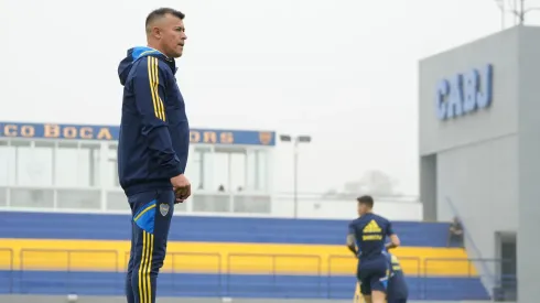 Almirón ultima detalles para definir el XI del Superclásico