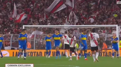 El polémico gesto de Palavecino que desemobocó en el escándalo final del Superclásico.