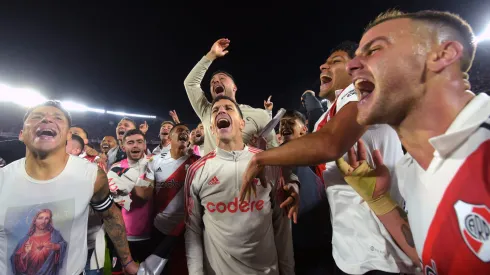 Ignacio Fernández celebrando junto a sus compañeros.