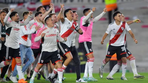 Todo River celebrando el triunfo en el Superclásico.