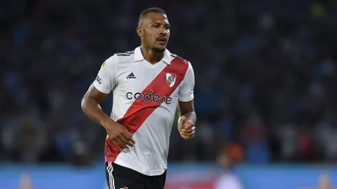 Salomón Rondón sigue sin engranar en River.