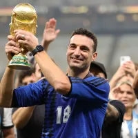 \'Abrazo de campeones\': el emotivo video de FIFA sobre Messi y Scaloni para felicitar al DT en su día