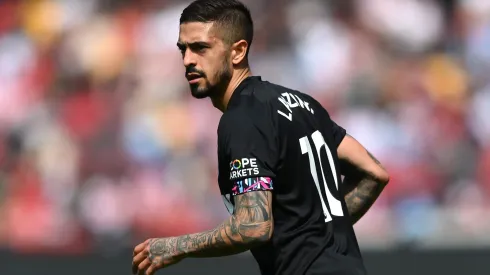 Manuel Lanzini con los colores de West Ham United.