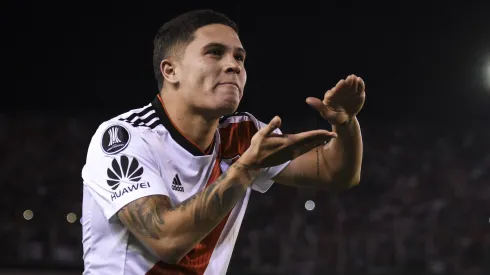 BUENOS AIRES, ARGENTINA - OCTOBER 02: Juan Quintero of River Plate celebrates after scoring the second goal of his team during a quarter final second leg match of Copa CONMEBOL Libertadores 2018 between River Plate and Independiente at Estadio Monumental Antonio Vespucio Liberti on October 2, 2018 in Buenos Aires, Argentina. (Photo by Marcelo Endelli/Getty Images)
