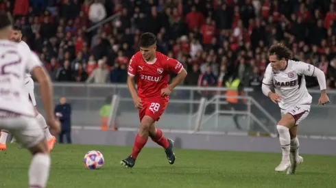 Con uno menos, Lanús le empató a Independiente sobre la hora