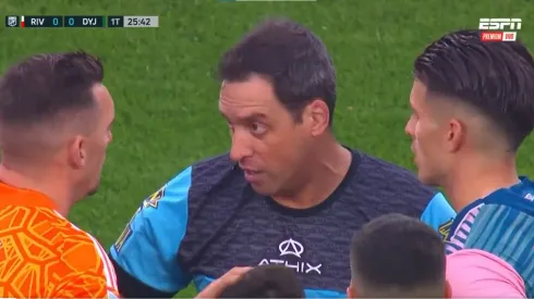 VIDEO | Así fue el momento de la suspensión de River – Defensa por la caída de un hincha