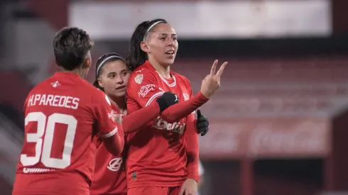 El clásico de Avellaneda fue todo Rojo y el Libertadores estalló