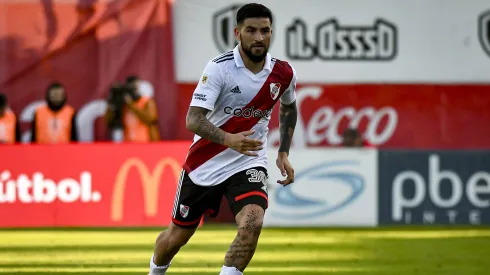 Elías Gómez con la camiseta de River.