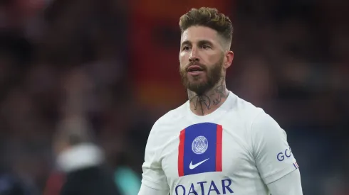 Sergio Ramos con la camiseta de Paris Saint-Germain.
