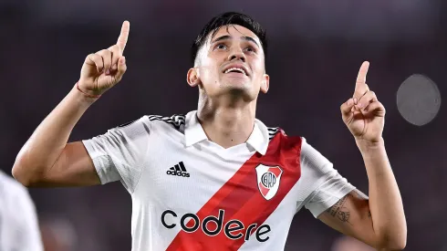 Pablo Solari festejando su doblete.