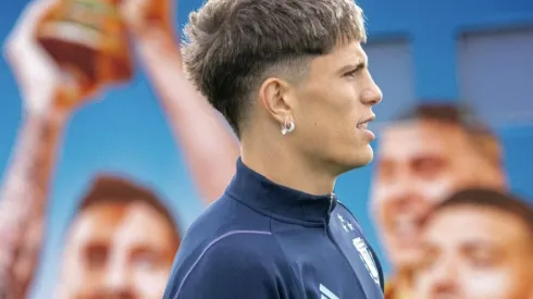 ¿Con quién comparte habitación Garnacho en la Selección Argentina?