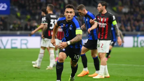 Como no pudo sumar a Lautaro Martínez, Chelsea va por Santi Giménez