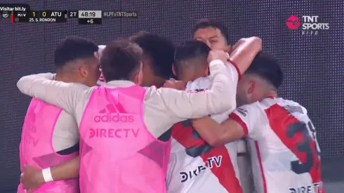 VIDEO | Salomón Rondón metió un frentazo letal e hizo delirar a todos los hinchas de River