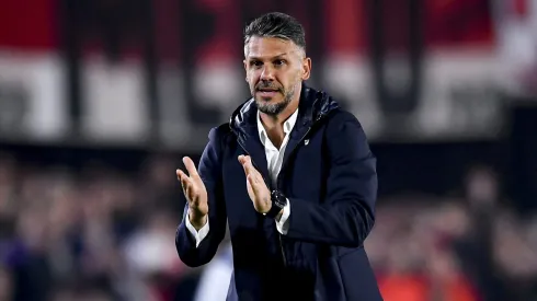 Martín Demichelis planifica el partido en La Bombonera.