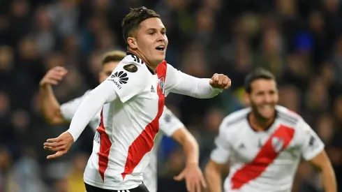 Quintero festejando su gol inolvidable en Madrid.