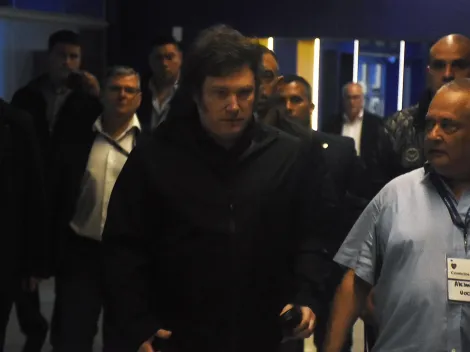 El polémico like de Milei tras los abucheos que recibió en La Bombonera: "Re democrático che"