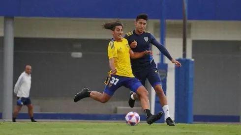 El volante ofensivo no firmó su primer contrato y se fue libre de Boca.