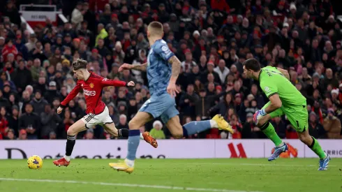 El posteo de Garnacho para Dibu Martínez tras su cruce por Premier League