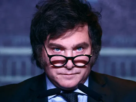 Polémica: el DNU de Milei habilita la reventa de entradas en el fútbol argentino