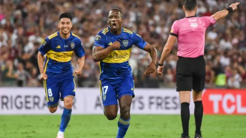 Advíncula, luego de marcar su gol en la final de la Copa Libertadores 2023.