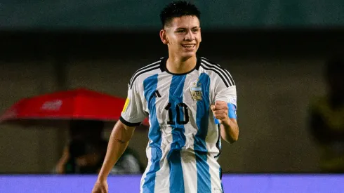 Echeverri irá al Preolímpico Sub 23 con la Selección Argentina.