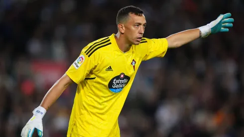 El arquero argentino rompió su vínculo con el club español.