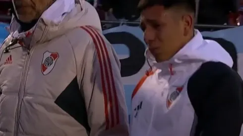 Tobías Leiva salió entre lágrimas y visiblemente con molestias.