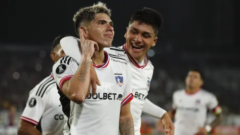 Futbol, Colo Colo vs Monagas SC.<br />
Fase de grupos, Copa Libertadores 2023.<br />
El jugador de Colo Colo Carlos Palacios, izquierda, celebra su gol contra Monagas SC durante el partido del grupo F de la Copa Libertadores realizado en el estadio Monumental de Santiago, Chile.<br />
19/04/2023<br />
Felipe Zanca/Photosport
Football, Colo Colo vs Monagas SC.<br />
2023 Copa Libertadores Championship.<br />
Colo ColoÕs player Carlos Palacios, left, celebrates his goal against Monagas SC during the group F match of the Copa Libertadores Championship at the Monumental stadium in Santiago, Chile.<br />
19/04/2023<br />
Felipe Zanca/Photosport