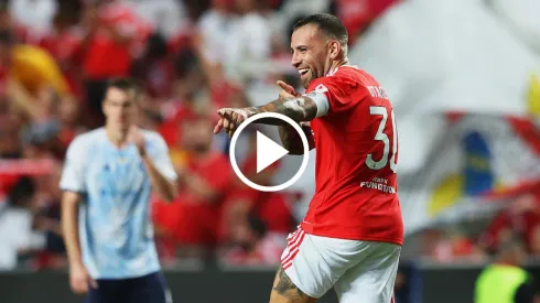 Otamendi, en modo goleador.