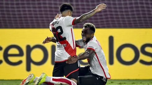 El colombiano llenó de elogios al juvenil tras la victoria ante Barracas.