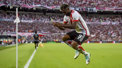 Miguel Borja celebrando uno de sus tantos.