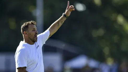 Cristian Fabbiani dando indicaciones.