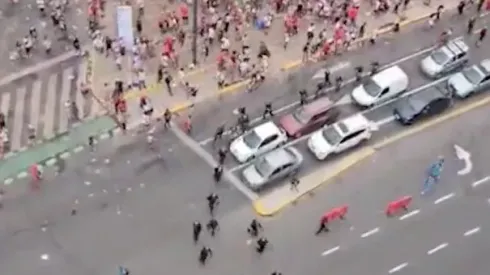 Incidentes antes del Superclásico: los hinchas de River se cruzaron con la policía