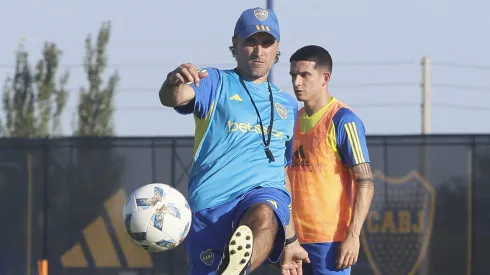Inminente anuncio: los dos jugadores clave para Diego Martínez que negocian su renovación con Boca
