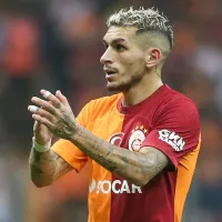 El fuerte mensaje de Lucas Torreira para Edinson Cavani tras el interés de Riquelme de contar con él en Boca