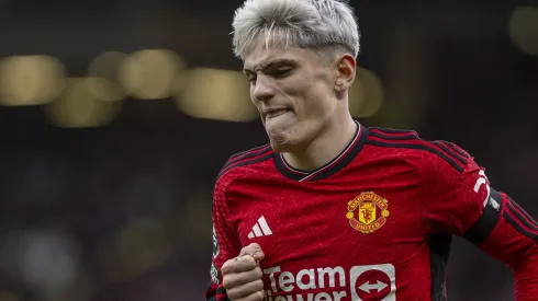 Alejandro Garnacho jugó lesionado con el Manchester United vs. Liverpool