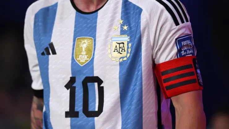 image?src=https%3A%2F%2Fimages.bolavip.com%2Fwebp%2Far%2Ffull%2FBAR_20240322_BAR_140248_Camiseta-10-