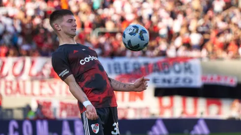 Barcelona llevaría ventaja sobre Real Madrid en las gestiones por el futbolista.