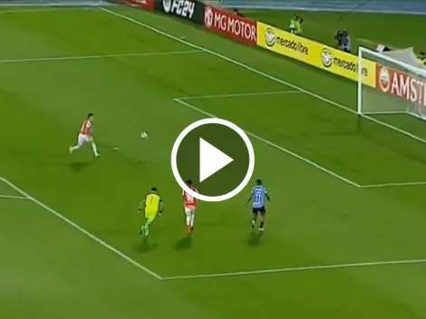 VIDEO | ¡Sin arquero! Inexplicable fallo de Santos Borré ante Belgrano