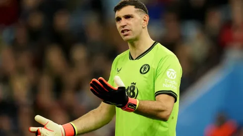 Emiliano Dibu Martínez, BAJA en el Aston Villa