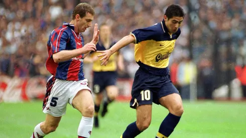 Pablo Michelini ante Juan Román Riquelme.