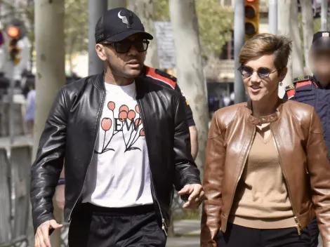 El gesto cómplice entre Dani Alves y un policía que causó indignación: "Como si fuera un héroe"